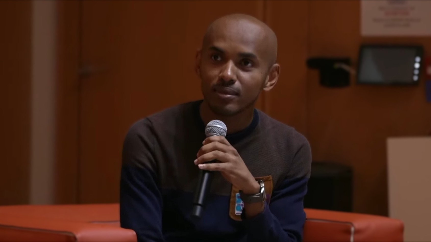 Photo d'Ibrahim Bakari au cours de la journée Nouvelles perspectives pour l'enseignement supérieur et la recherche à Paris-Saclay